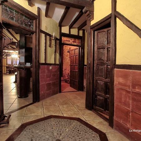 La Antigua Botica Guest House Pasaron ภายนอก รูปภาพ