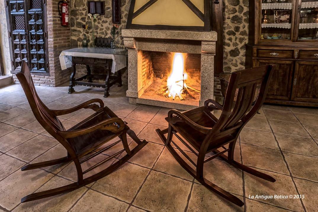 La Antigua Botica Guest House Pasaron ภายนอก รูปภาพ