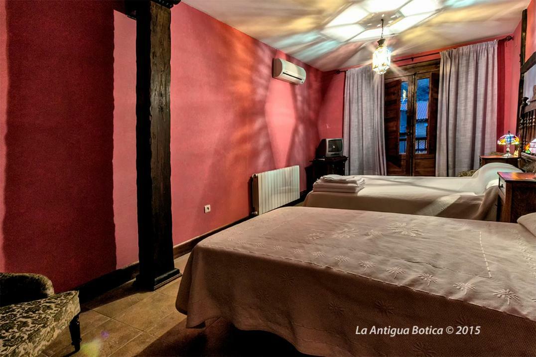 La Antigua Botica Guest House Pasaron ภายนอก รูปภาพ