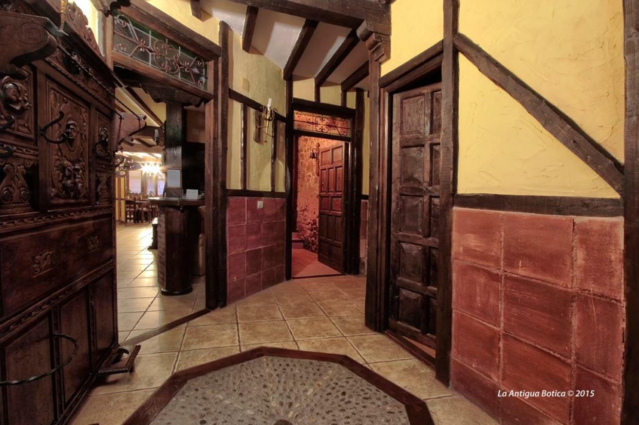 La Antigua Botica Guest House Pasaron ภายนอก รูปภาพ