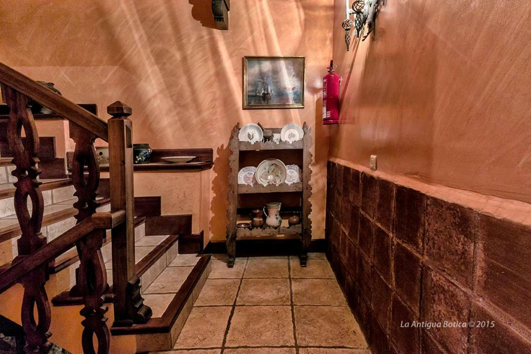 La Antigua Botica Guest House Pasaron ภายนอก รูปภาพ