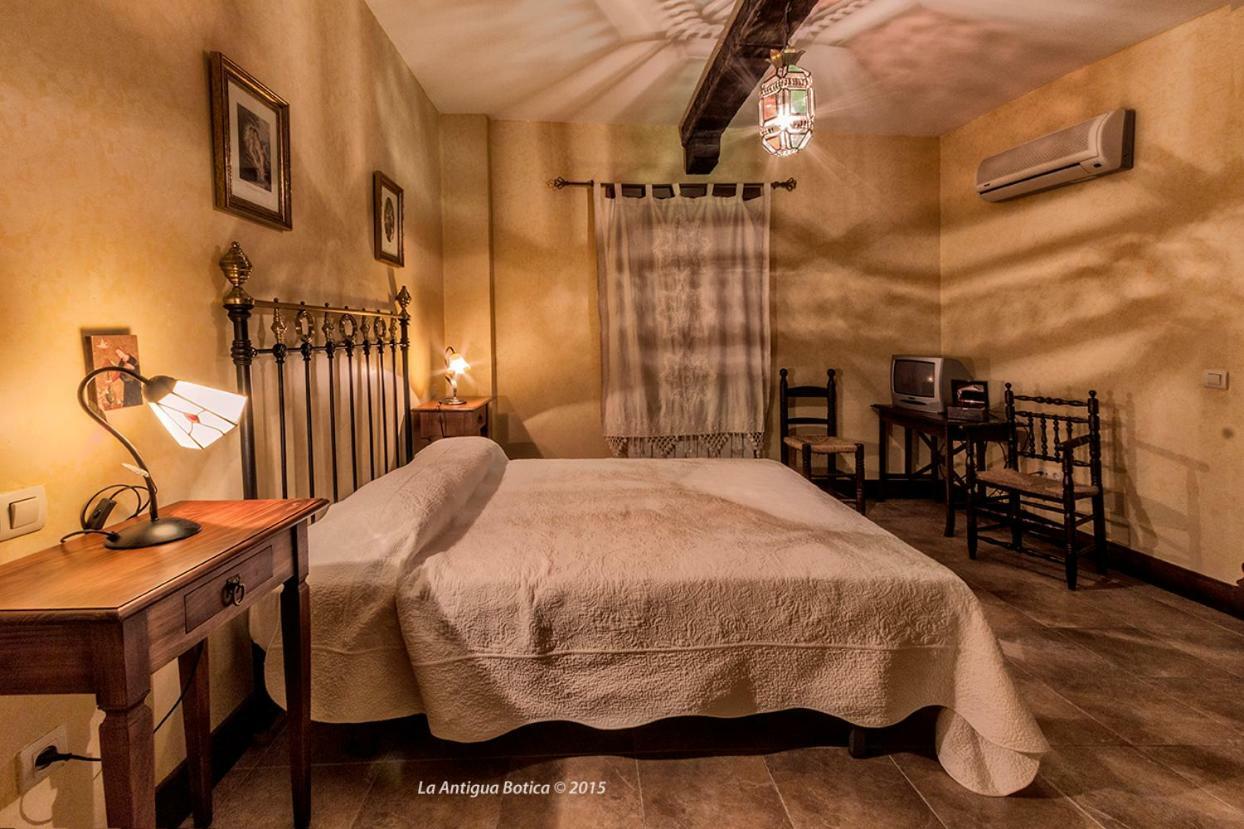 La Antigua Botica Guest House Pasaron ภายนอก รูปภาพ