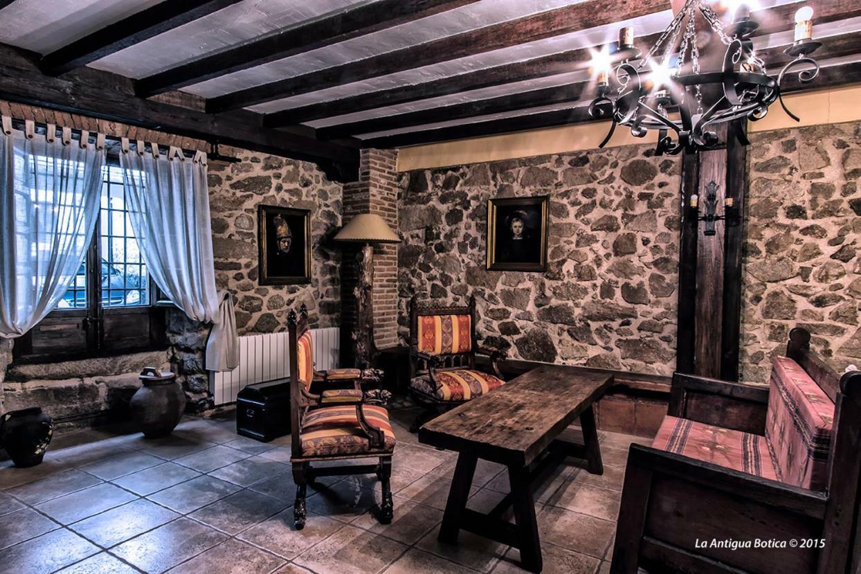 La Antigua Botica Guest House Pasaron ภายนอก รูปภาพ