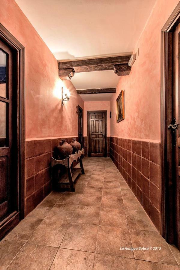 La Antigua Botica Guest House Pasaron ภายนอก รูปภาพ